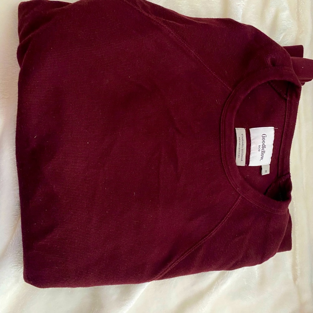 Regular fit crewneck pull over sweater